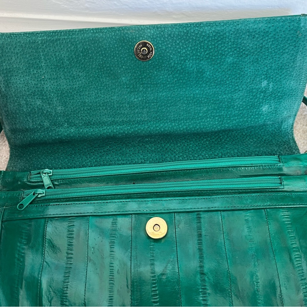 Vintage 80s Kelly Green Eel Skin Purse - Picture 3 of 11